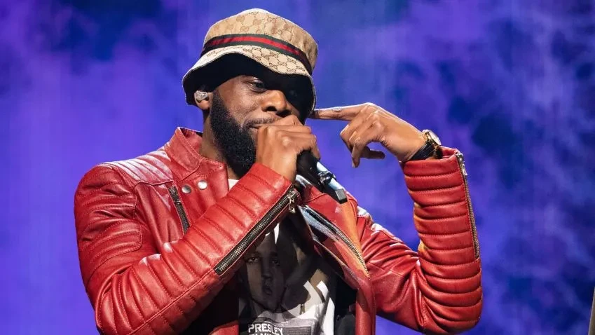 Rapper Pras Michel é condenado a 14 anos de prisão, diz site”